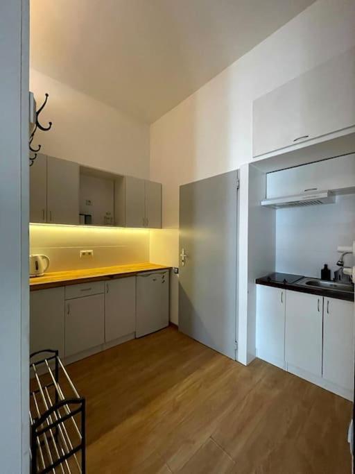 Bezagenta Centrum3 Studio Wi-Fi Great Location! Warschau Buitenkant foto
